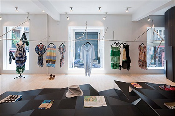 如何進行女性服裝店裝修？